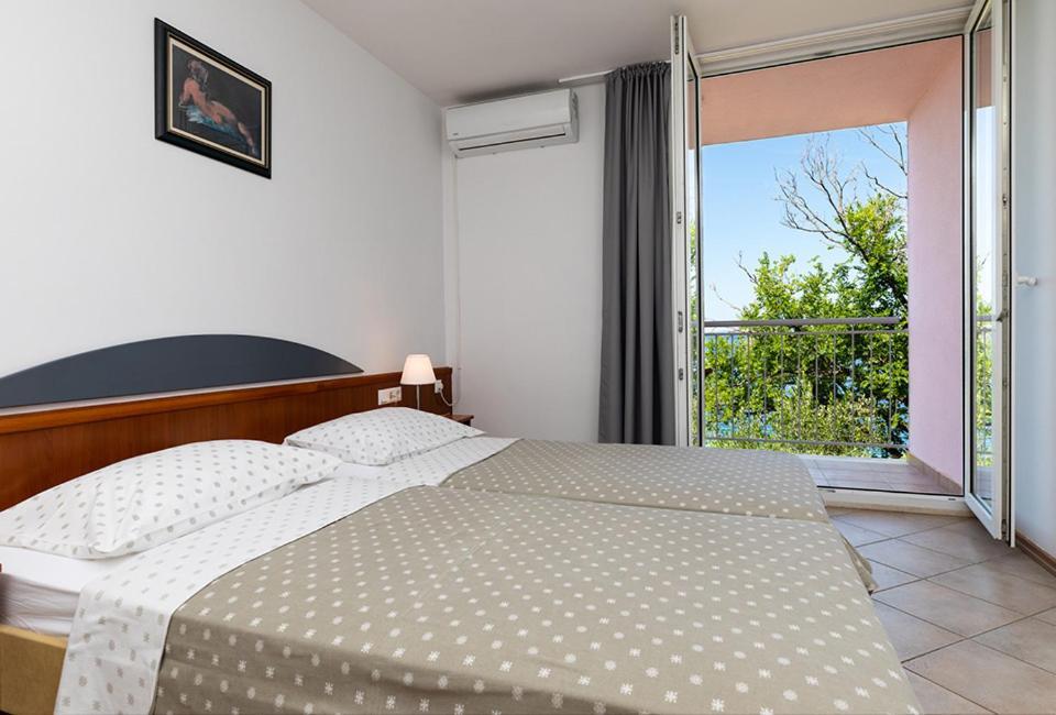 Tourist Settlement Brzet Hotel Omiš Екстериор снимка