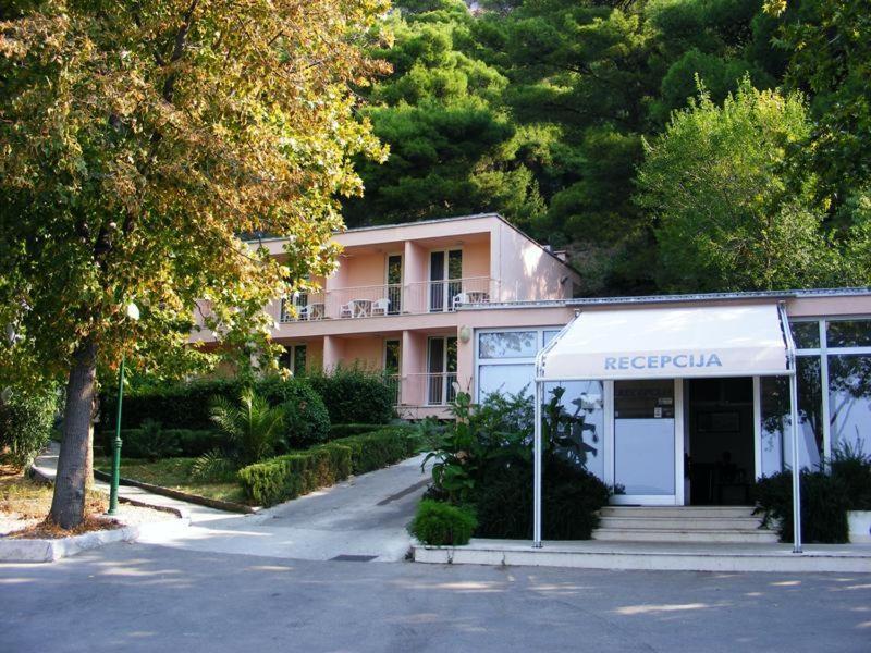 Tourist Settlement Brzet Hotel Omiš Екстериор снимка