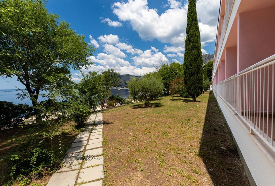 Tourist Settlement Brzet Hotel Omiš Екстериор снимка