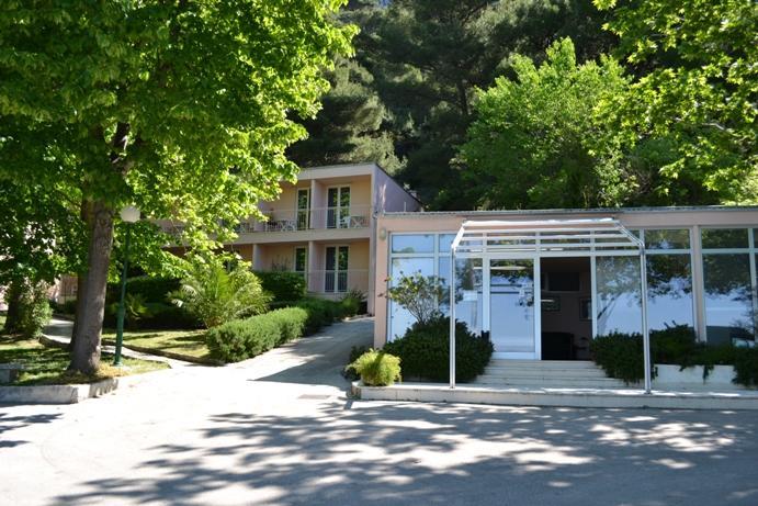 Tourist Settlement Brzet Hotel Omiš Екстериор снимка