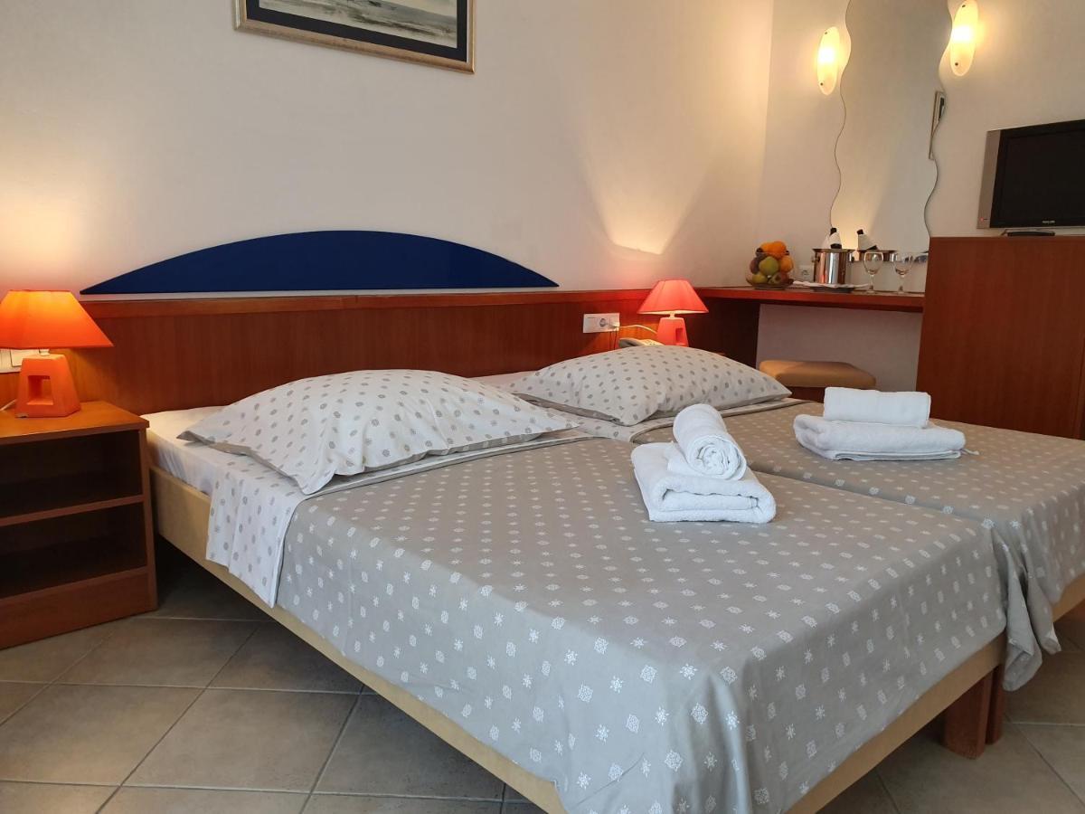 Tourist Settlement Brzet Hotel Omiš Екстериор снимка