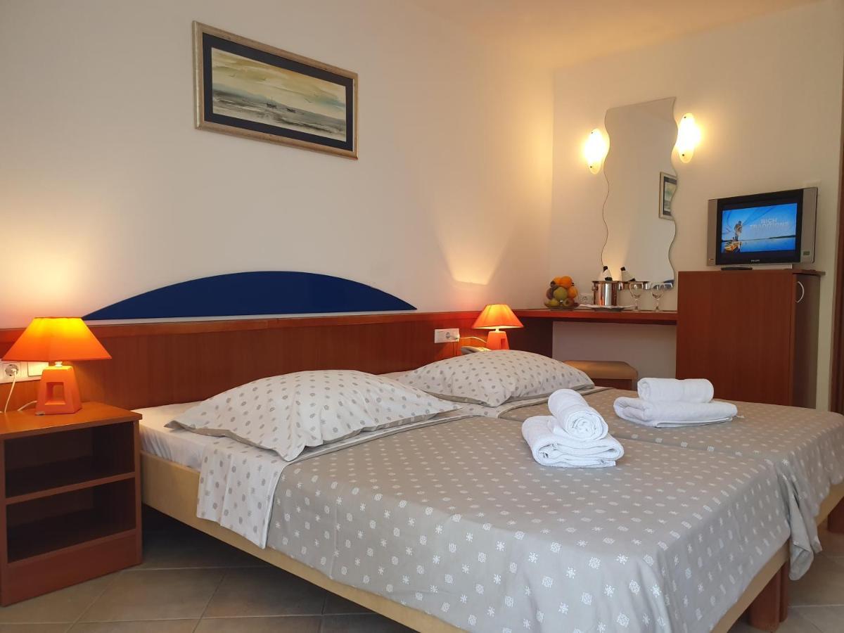 Tourist Settlement Brzet Hotel Omiš Екстериор снимка