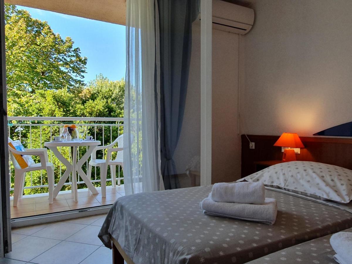 Tourist Settlement Brzet Hotel Omiš Екстериор снимка