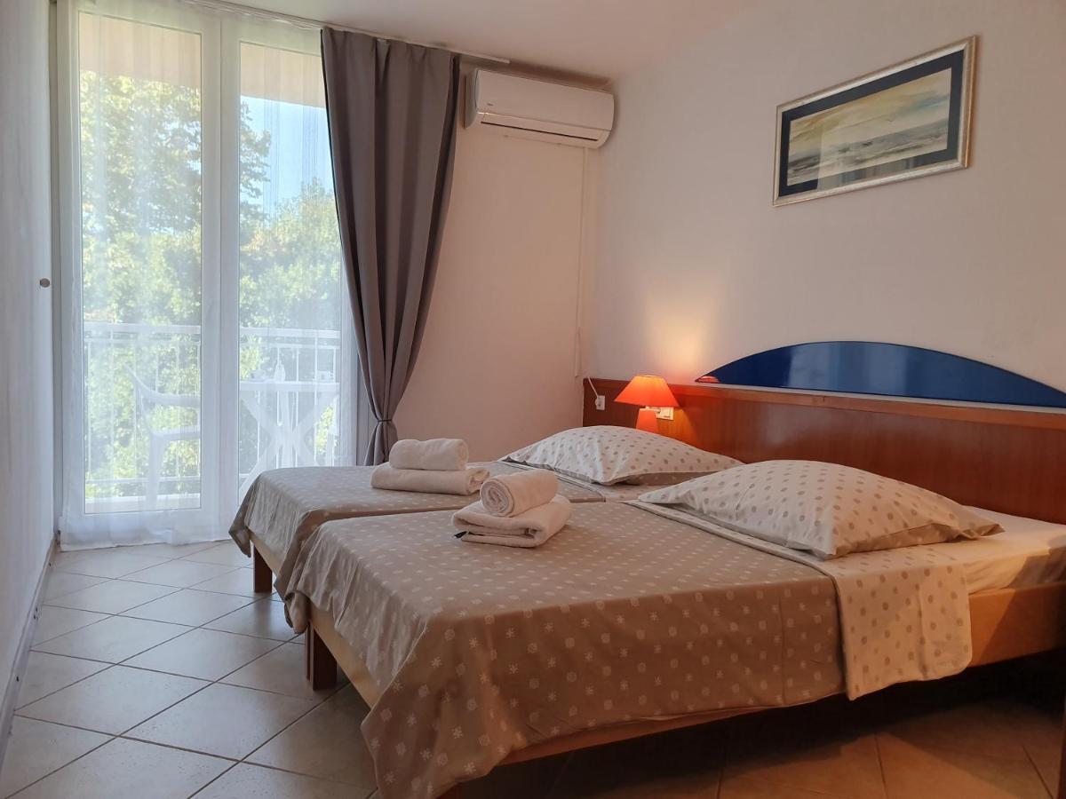 Tourist Settlement Brzet Hotel Omiš Екстериор снимка